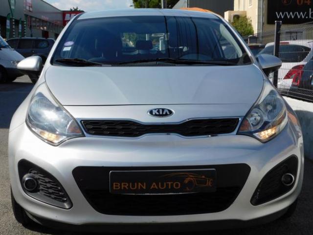 Kia Rio image 8