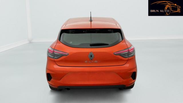 Renault Clio image 2