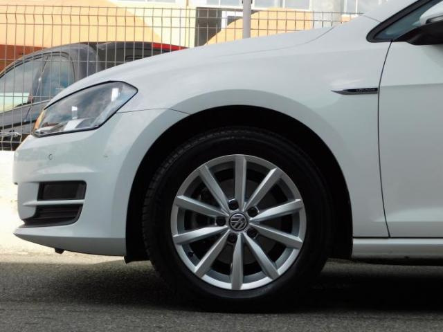 Volkswagen Golf image 8