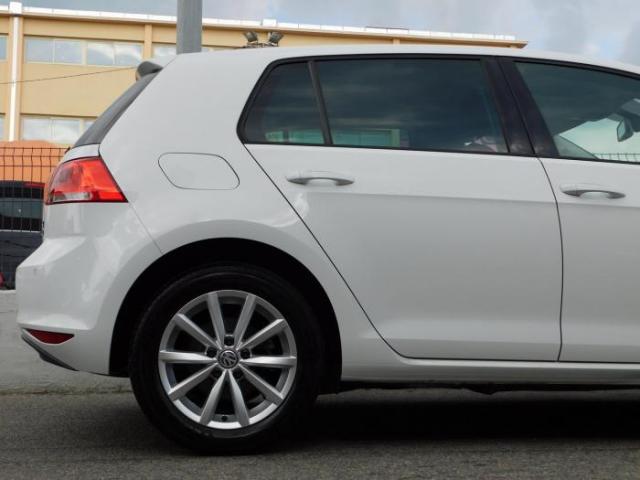 Volkswagen Golf image 9