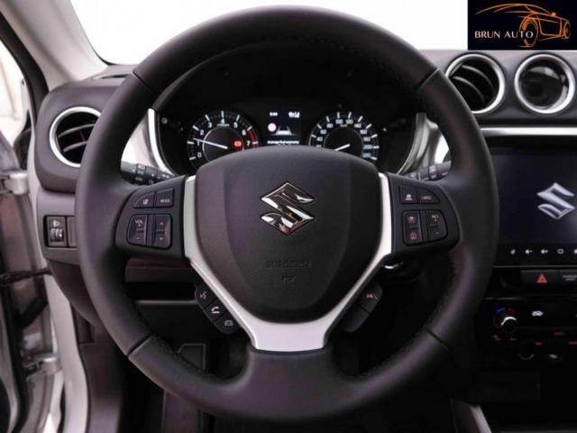 Suzuki Vitara image 9