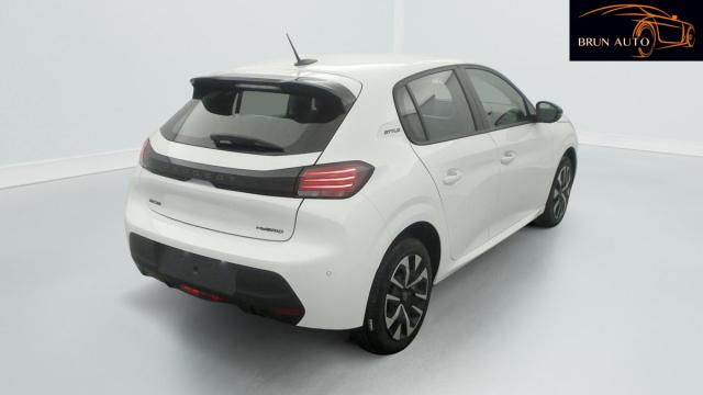 Peugeot 208 image 6