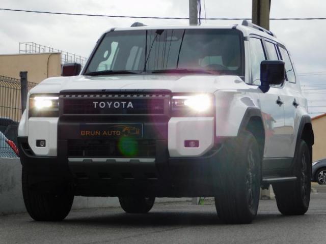 Toyota Land Cruiser image 7