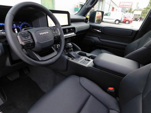 Toyota Land Cruiser image 4