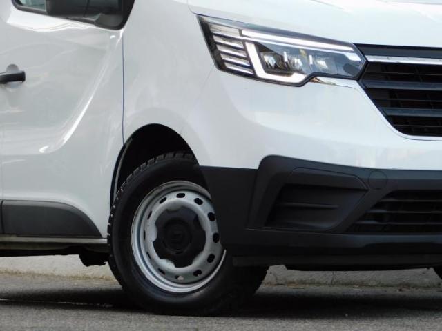 Renault Trafic image 9