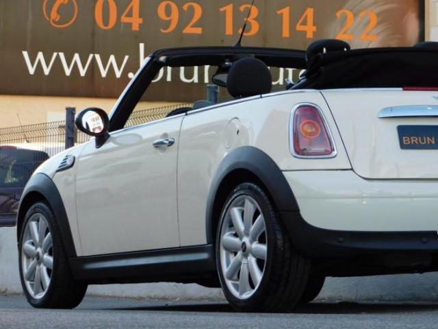 Mini Cabrio image 8