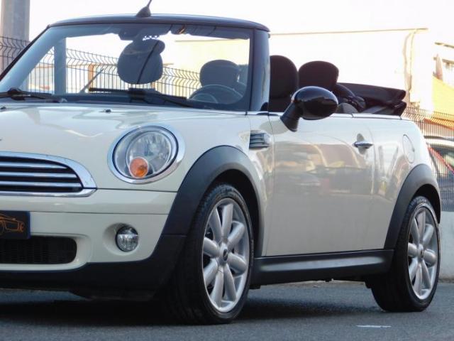 Mini Cabrio image 9