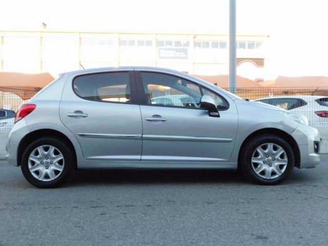 Peugeot 207 image 8