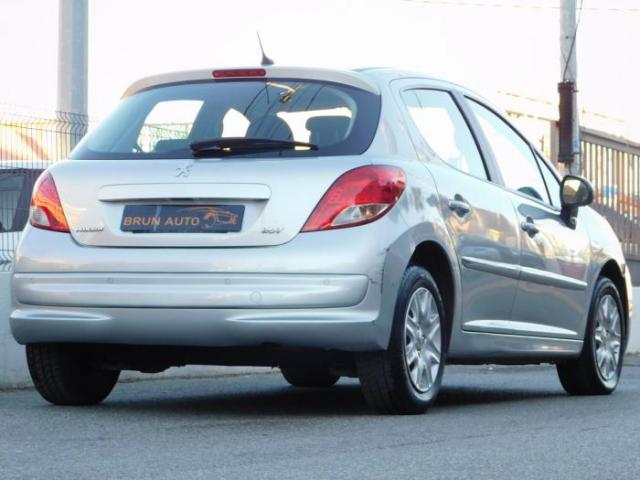 Peugeot 207 image 1