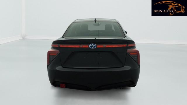 Toyota Mirai image 2