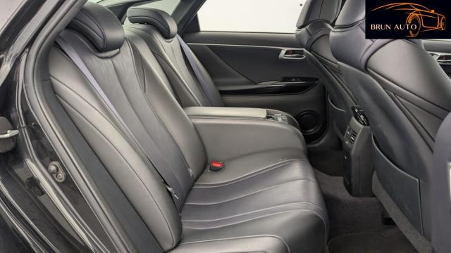Toyota Mirai image 6