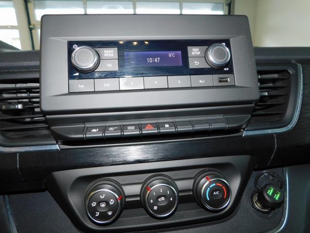 Renault Trafic image 4