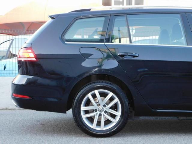 Volkswagen Golf image 4