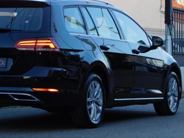 Volkswagen Golf image 5