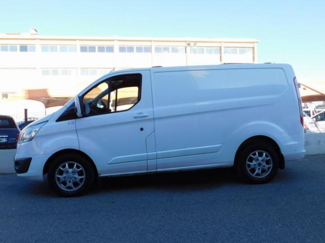 Ford Transit Custom image 7