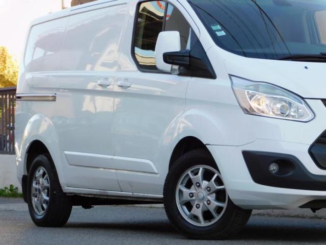 Ford Transit Custom image 3