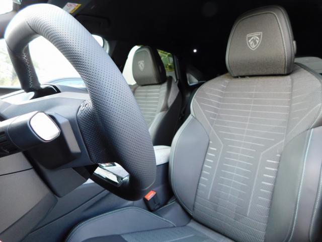 Peugeot 3008 image 2