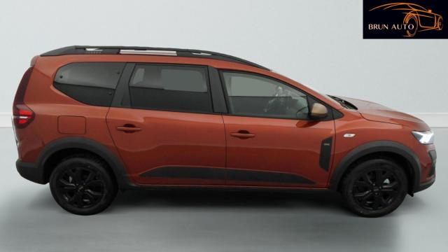 Dacia Jogger image 1