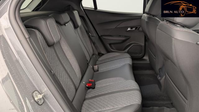 Peugeot 2008 image 8