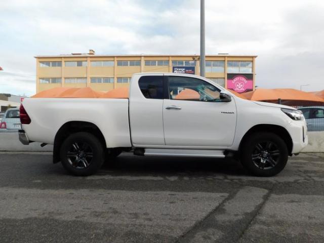 Toyota Hilux image 4