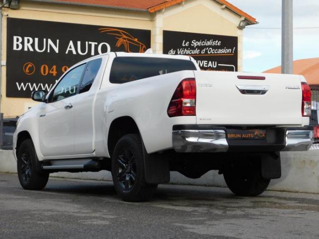 Toyota Hilux image 1