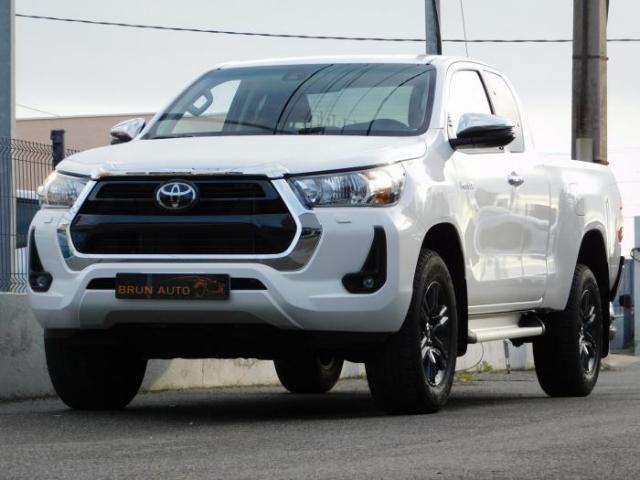 Toyota Hilux image 8