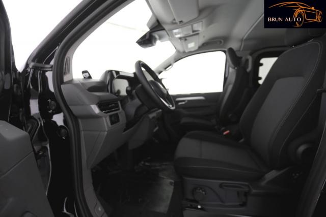 Volkswagen Transporter image 8