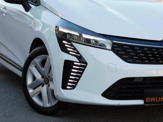 Renault Clio image 2