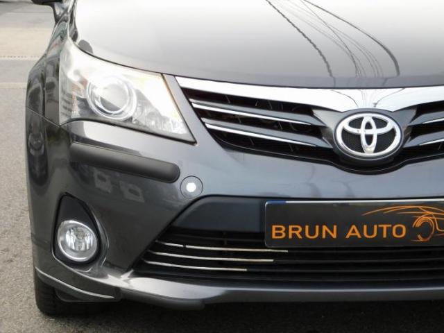 Toyota Avensis image 4