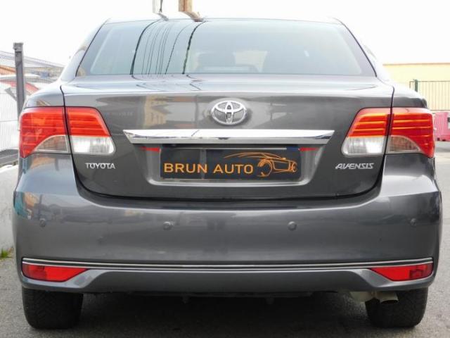 Toyota Avensis image 6