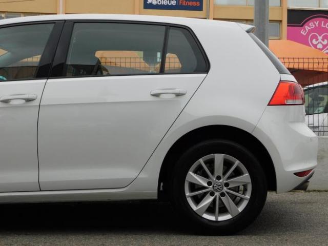 Volkswagen Golf image 9