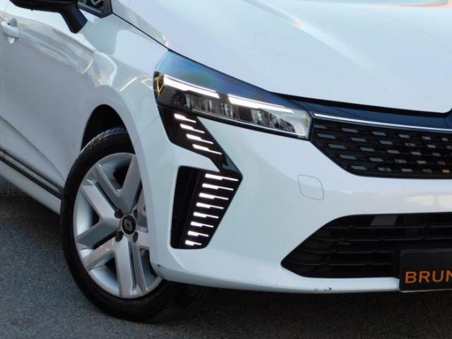 Renault Clio image 2