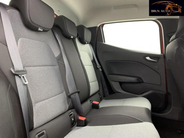 Renault Clio image 8