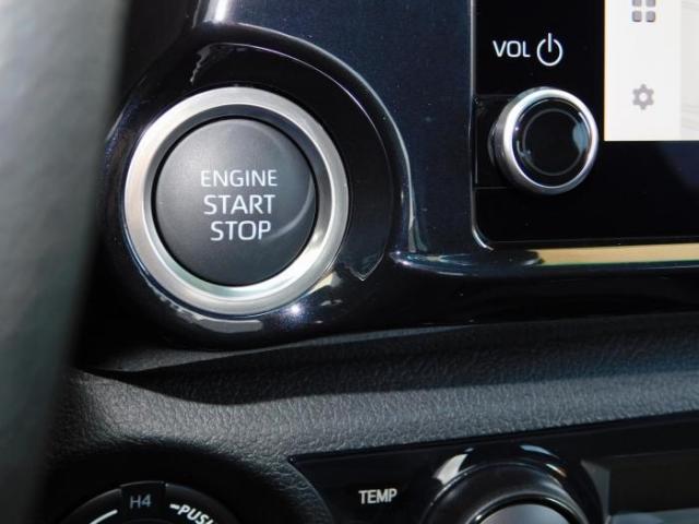 Toyota Hilux image 8