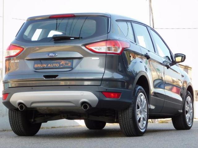 Ford Kuga image 2