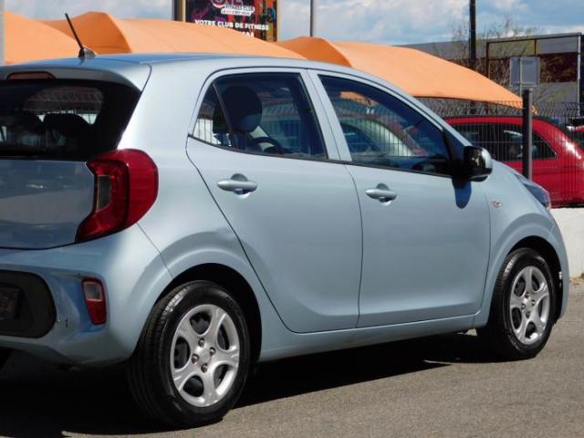 Kia Picanto image 8