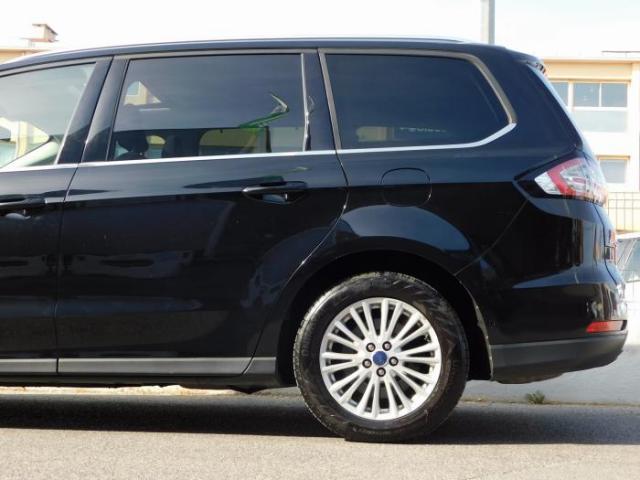 Ford Galaxy image 3