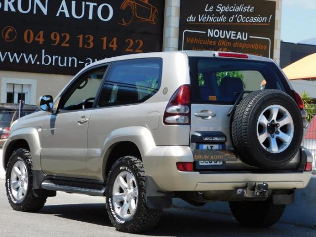 Toyota Land Cruiser image 2