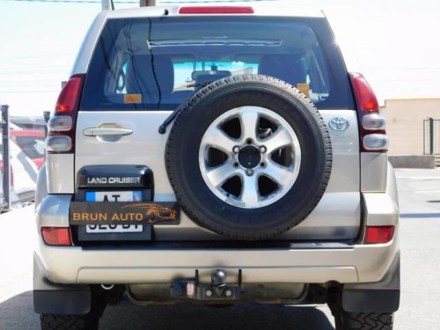 Toyota Land Cruiser image 6