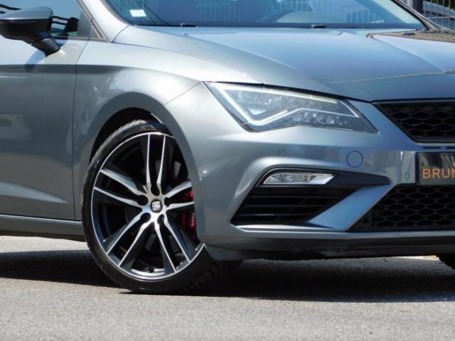 Seat Leon image 1