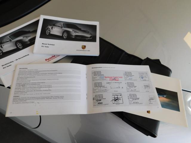 Porsche 911 image 2
