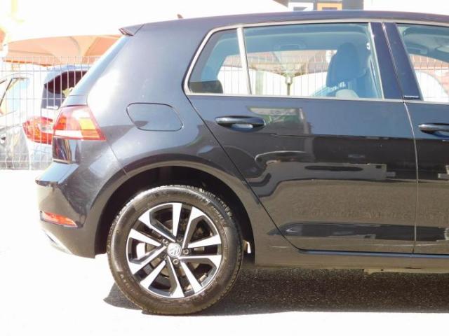 Volkswagen Golf image 9