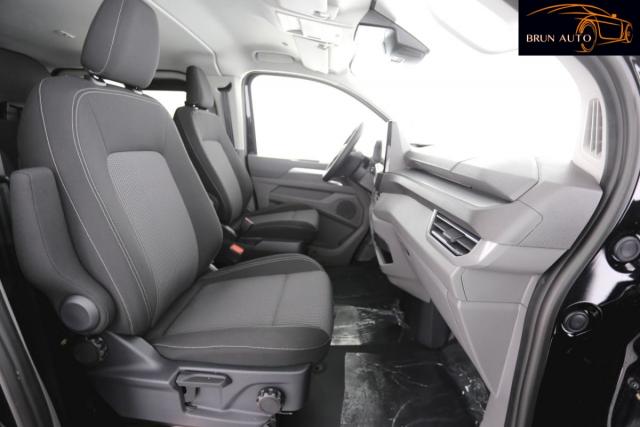 Volkswagen Transporter image 9