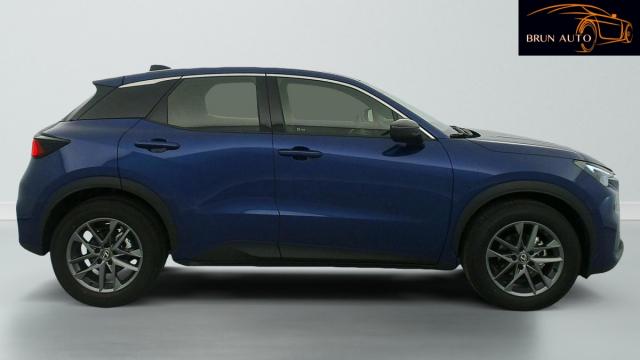 Lexus Lbx image 8