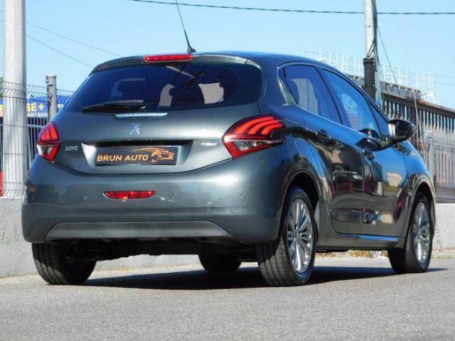 Peugeot 208 image 9