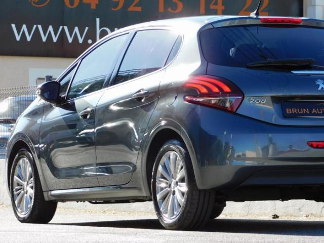 Peugeot 208 image 1
