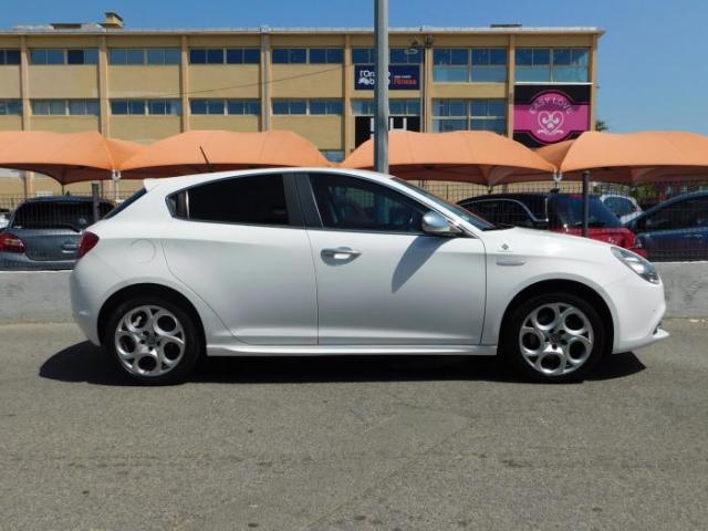 Alfa Romeo Giulietta image 1