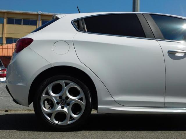 Alfa Romeo Giulietta image 9