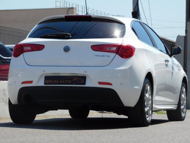 Alfa Romeo Giulietta image 8