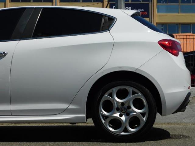 Alfa Romeo Giulietta image 6